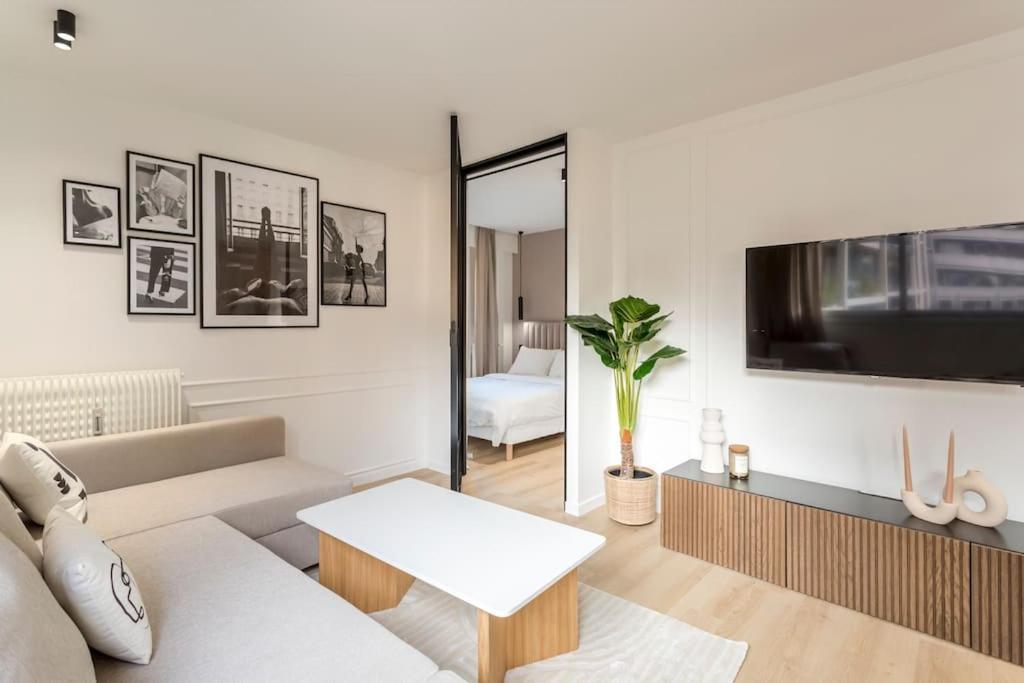 Luxurious 3 Min Walk From Eiffel Tower Lejlighed Paris Eksteriør billede