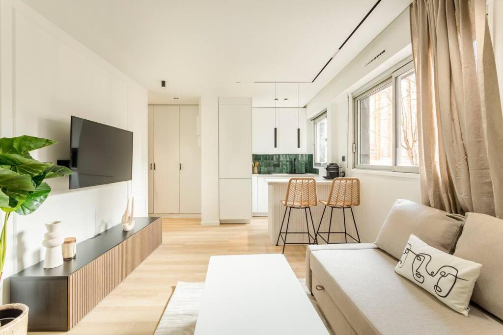 Luxurious 3 Min Walk From Eiffel Tower Lejlighed Paris Eksteriør billede
