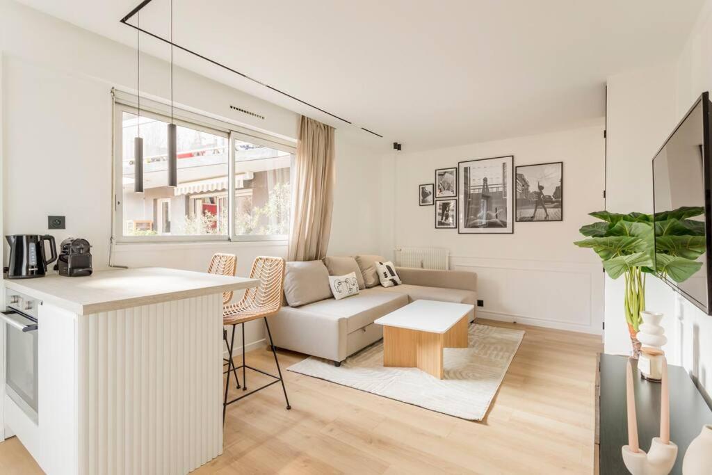 Luxurious 3 Min Walk From Eiffel Tower Lejlighed Paris Eksteriør billede