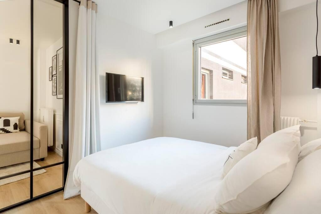 Luxurious 3 Min Walk From Eiffel Tower Lejlighed Paris Eksteriør billede